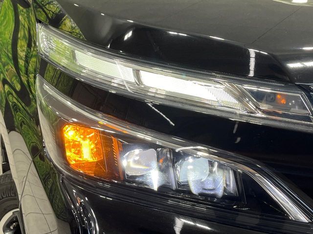 TOYOTA VOXY 4WD 2022