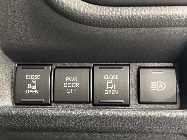 TOYOTA SIENTA HYBRID 2025