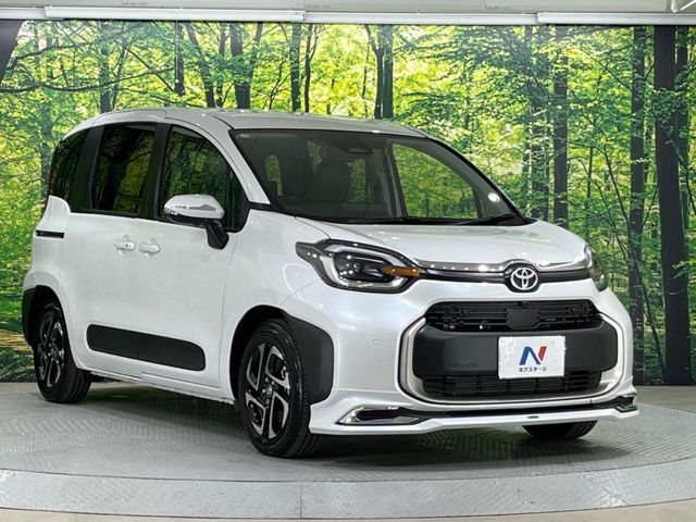 TOYOTA SIENTA HYBRID 2025