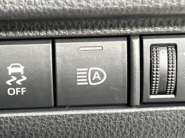 TOYOTA HARRIER HYBRID 2023