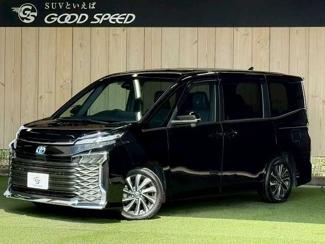 TOYOTA VOXY HYBRID 2023