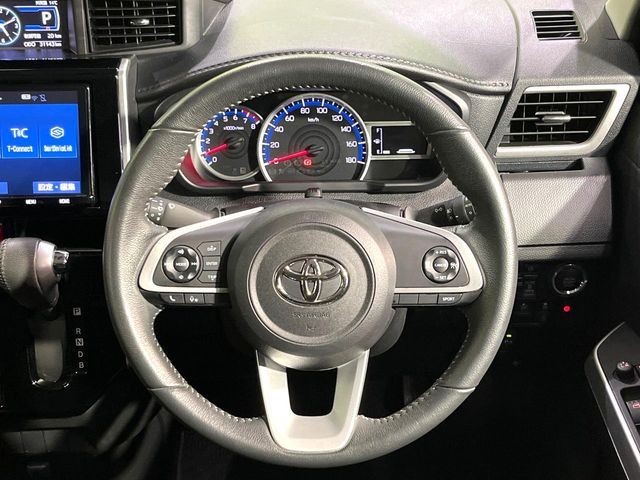 TOYOTA ROOMY 2021