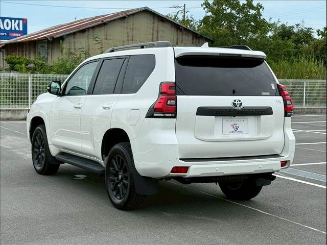TOYOTA LANDCRUISER PRADO 2023