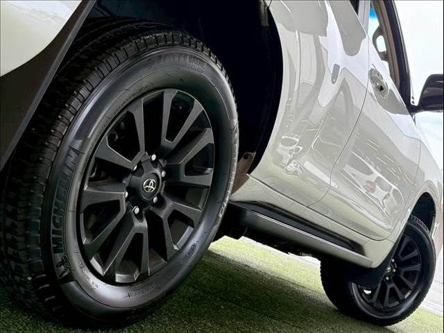 TOYOTA LANDCRUISER PRADO 2023