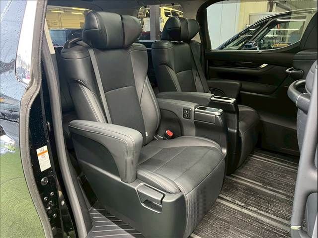 TOYOTA VELLFIRE 2020