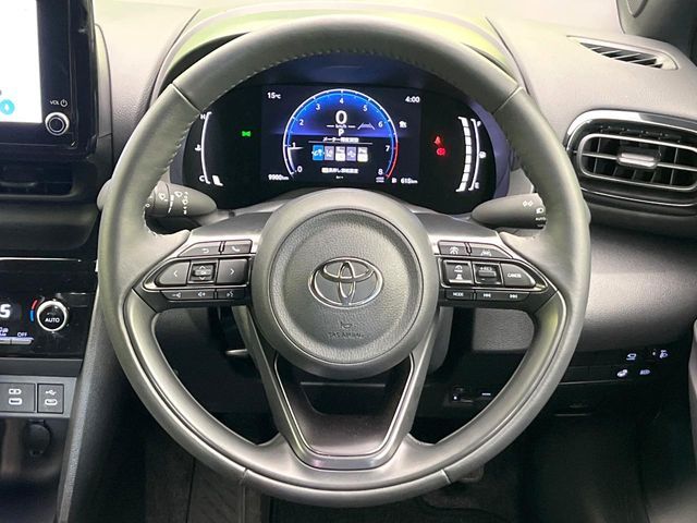 TOYOTA YARIS CROSS 2025