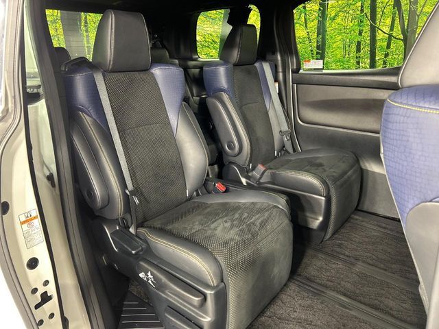 TOYOTA VELLFIRE 4WD 2017