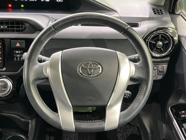 TOYOTA AQUA 2015