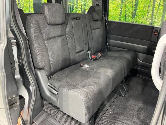 HONDA STEPWAGON SPADA 4WD 2010