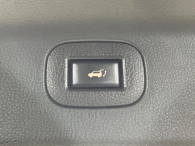 NISSAN ELGRAND  4WD 2018