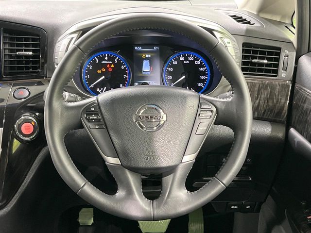 NISSAN ELGRAND  4WD 2018