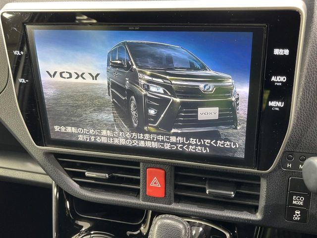 TOYOTA VOXY 4WD 2017