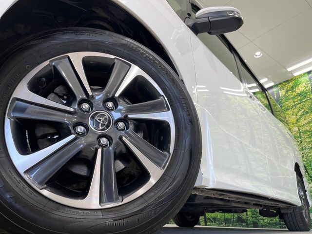 TOYOTA VOXY 4WD 2017