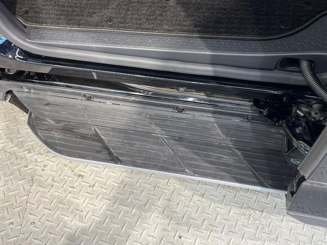 TOYOTA VOXY HYBRID 2022