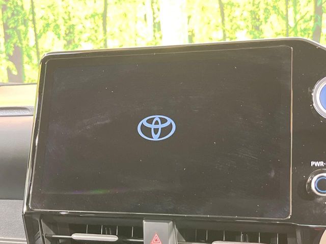 TOYOTA VOXY HYBRID 2022