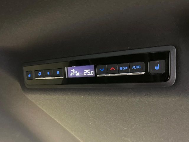 TOYOTA VOXY HYBRID 2022