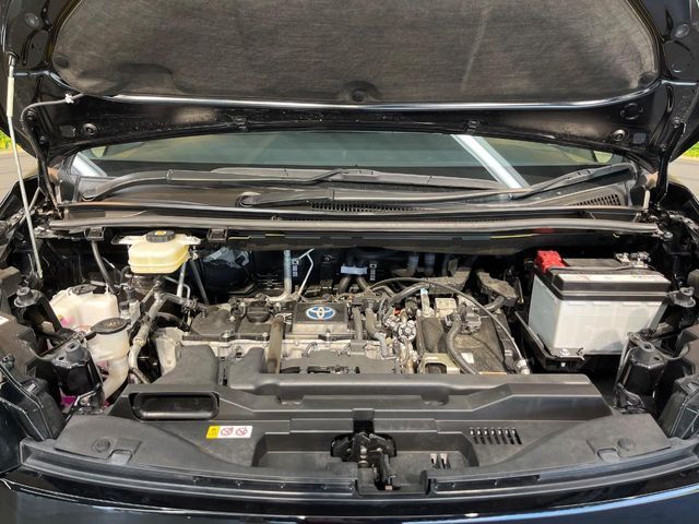 TOYOTA VOXY HYBRID 2022