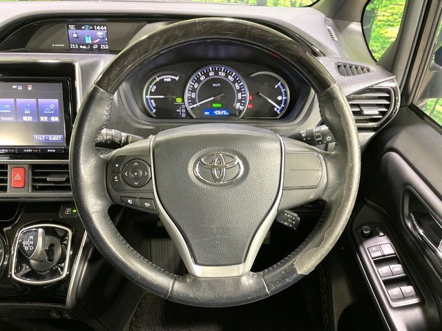 TOYOTA ESQUIRE HYBRID 2014