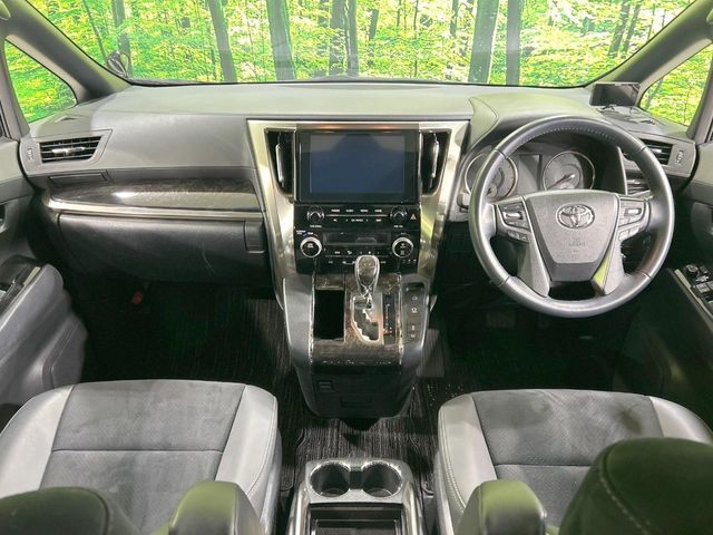 TOYOTA ALPHARD 2022