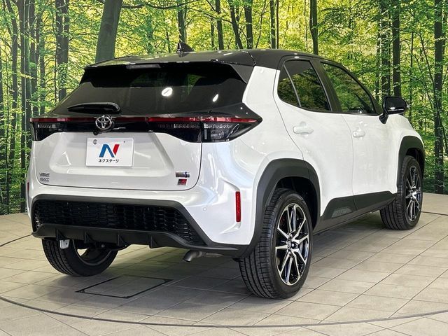 TOYOTA YARIS CROSS HYBRID 2023