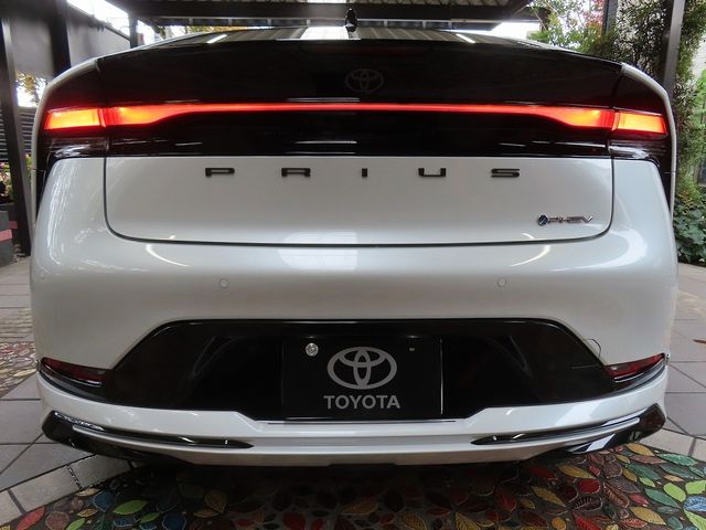 TOYOTA PRIUS PHV 2025
