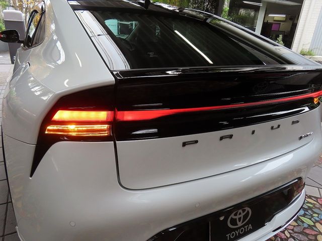 TOYOTA PRIUS PHV 2025