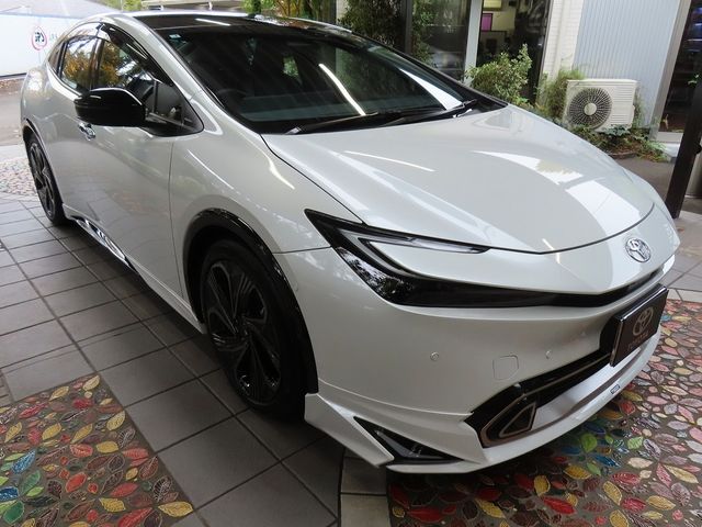 TOYOTA PRIUS PHV 2025
