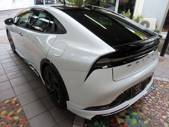 TOYOTA PRIUS PHV 2025