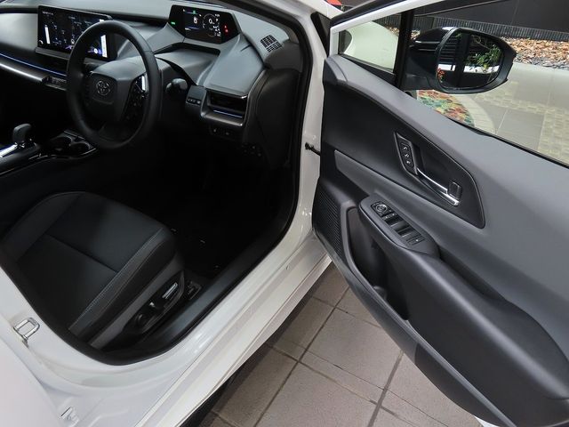 TOYOTA PRIUS PHV 2025