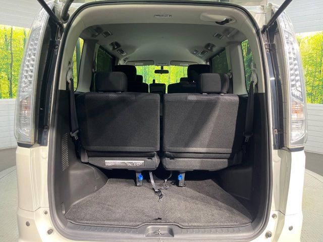 NISSAN SERENA  S-HYBRID 2013