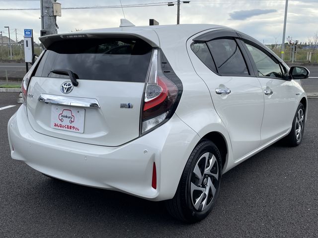 TOYOTA AQUA 2019