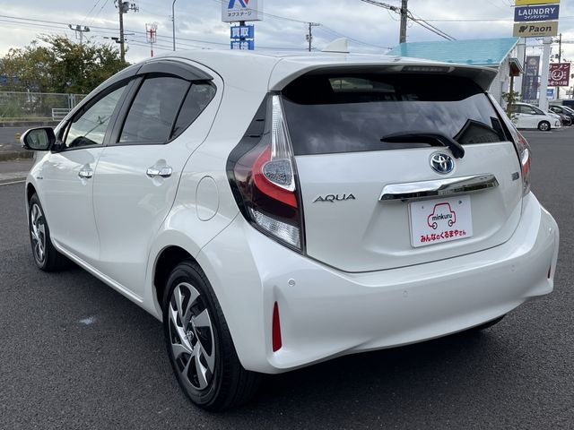 TOYOTA AQUA 2019