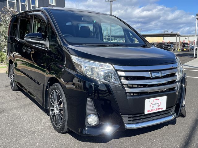 TOYOTA NOAH 4WD 2014