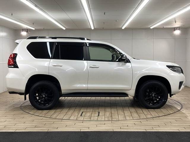 TOYOTA LANDCRUISER PRADO 2022