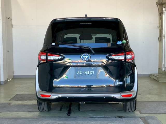 TOYOTA SIENTA HYBRID 2020