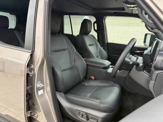 TOYOTA LANDCRUISER 250 2024