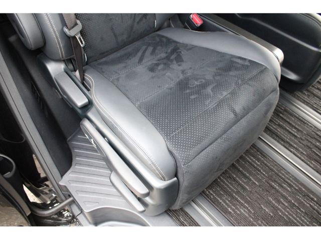 TOYOTA VELLFIRE 2023