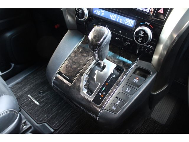 TOYOTA VELLFIRE 2023