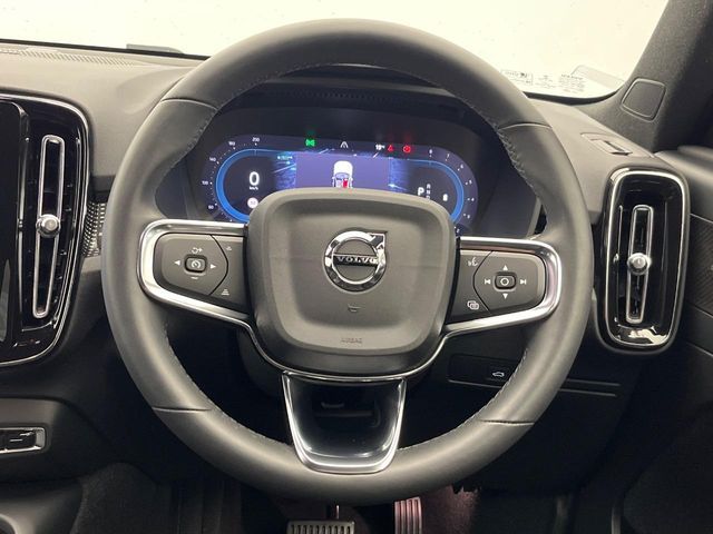 VOLVO VOLVO XC40 2023