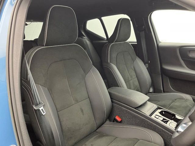 VOLVO VOLVO XC40 2023