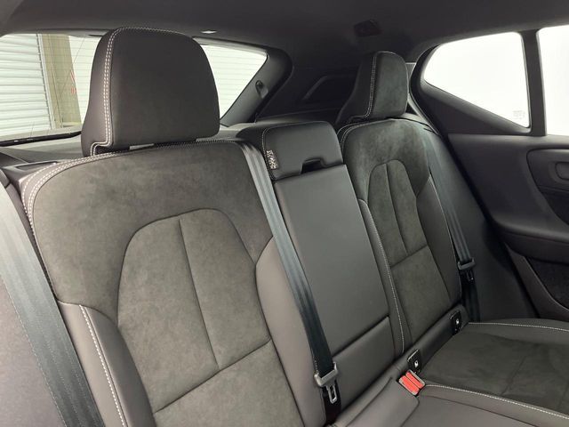 VOLVO VOLVO XC40 2023