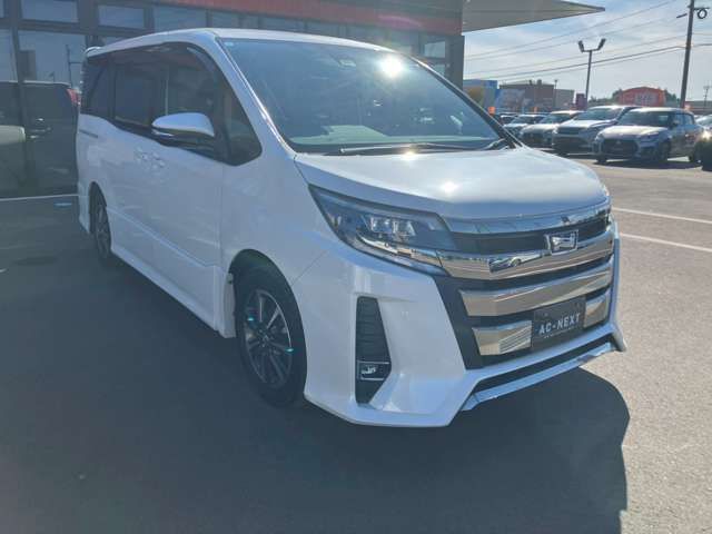 TOYOTA NOAH 2017