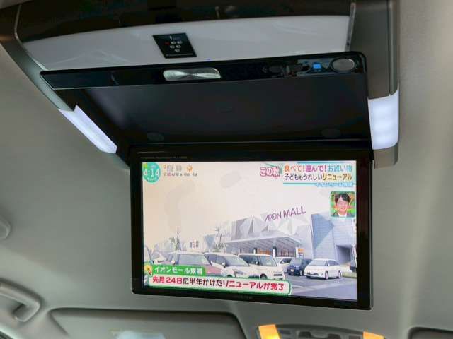 TOYOTA VELLFIRE 2010