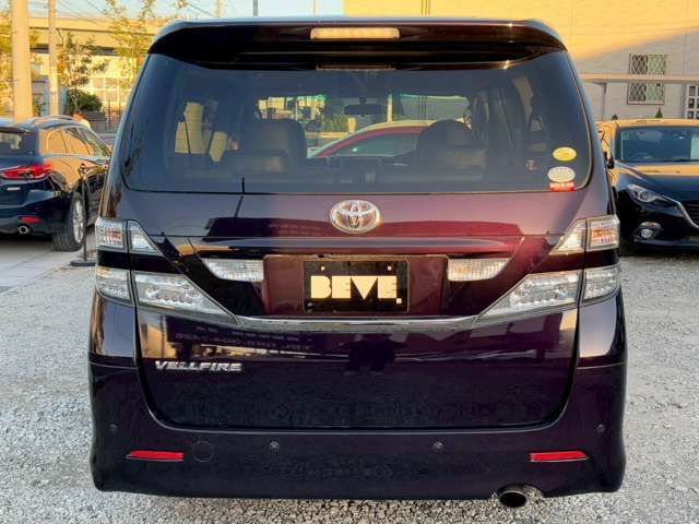 TOYOTA VELLFIRE 2010