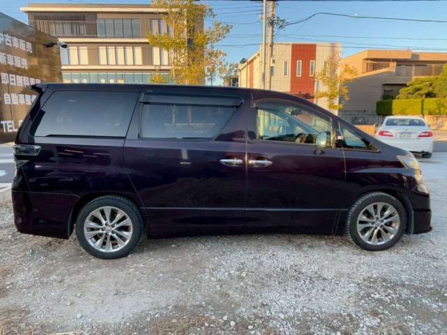 TOYOTA VELLFIRE 2010