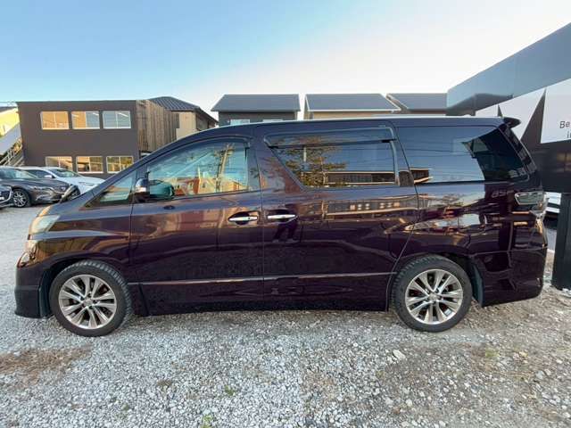 TOYOTA VELLFIRE 2010