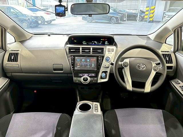 TOYOTA PRIUS Alpha 2013