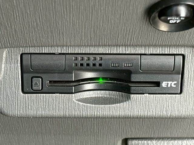 TOYOTA PRIUS Alpha 2013