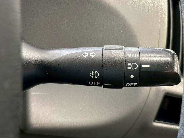 TOYOTA PRIUS Alpha 2013