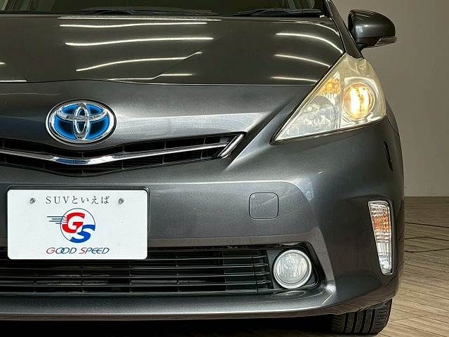 TOYOTA PRIUS Alpha 2013